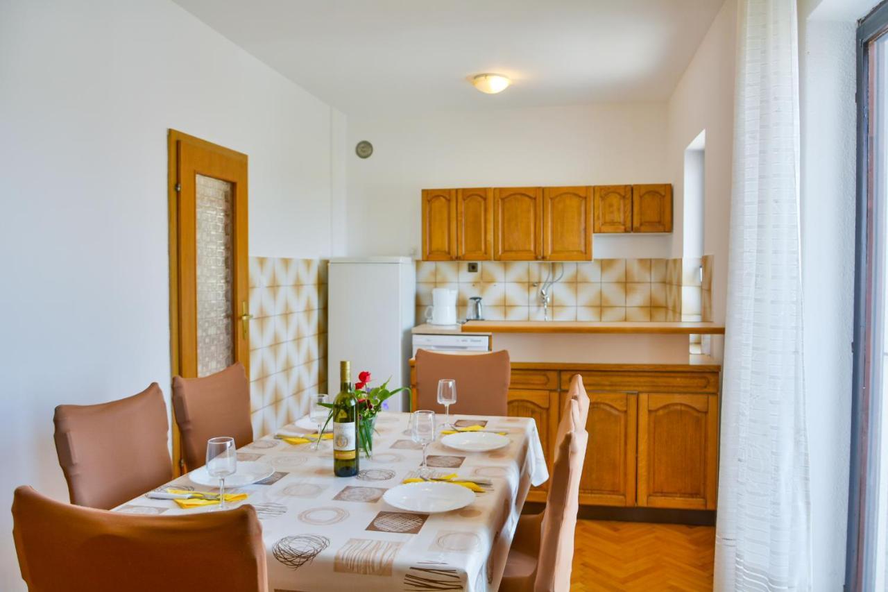 Apartman Gabrijela Senj  Buitenkant foto