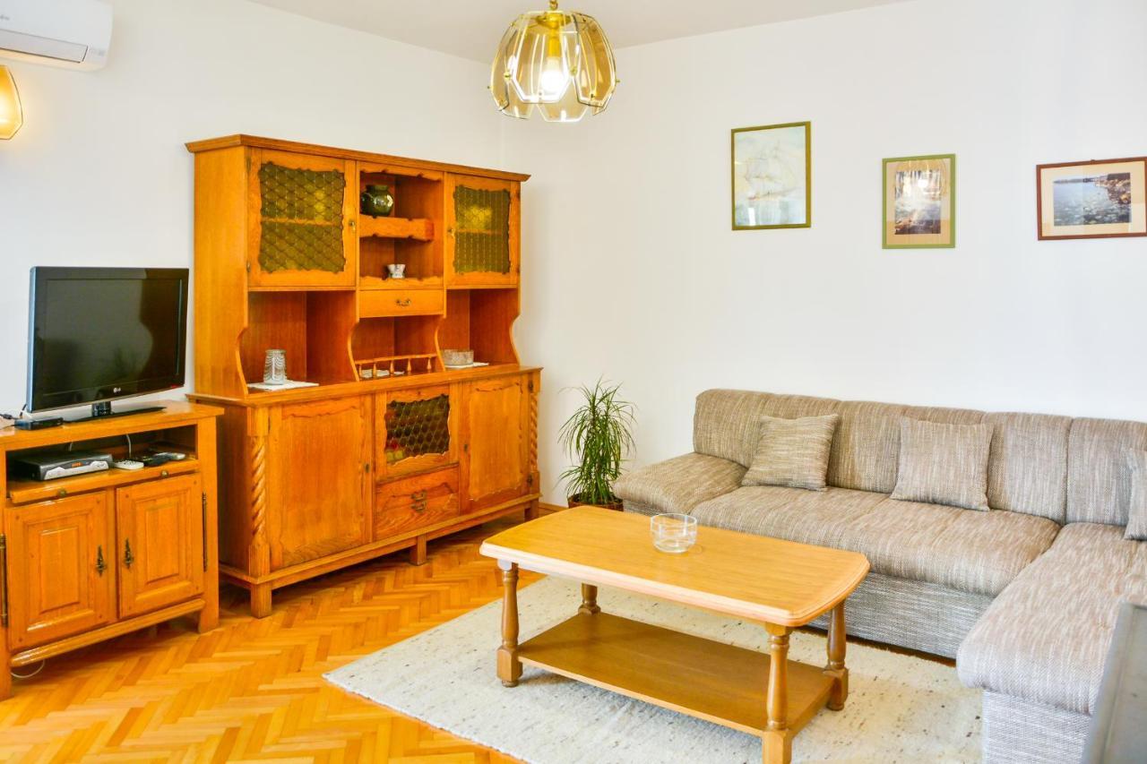 Apartman Gabrijela Senj  Buitenkant foto