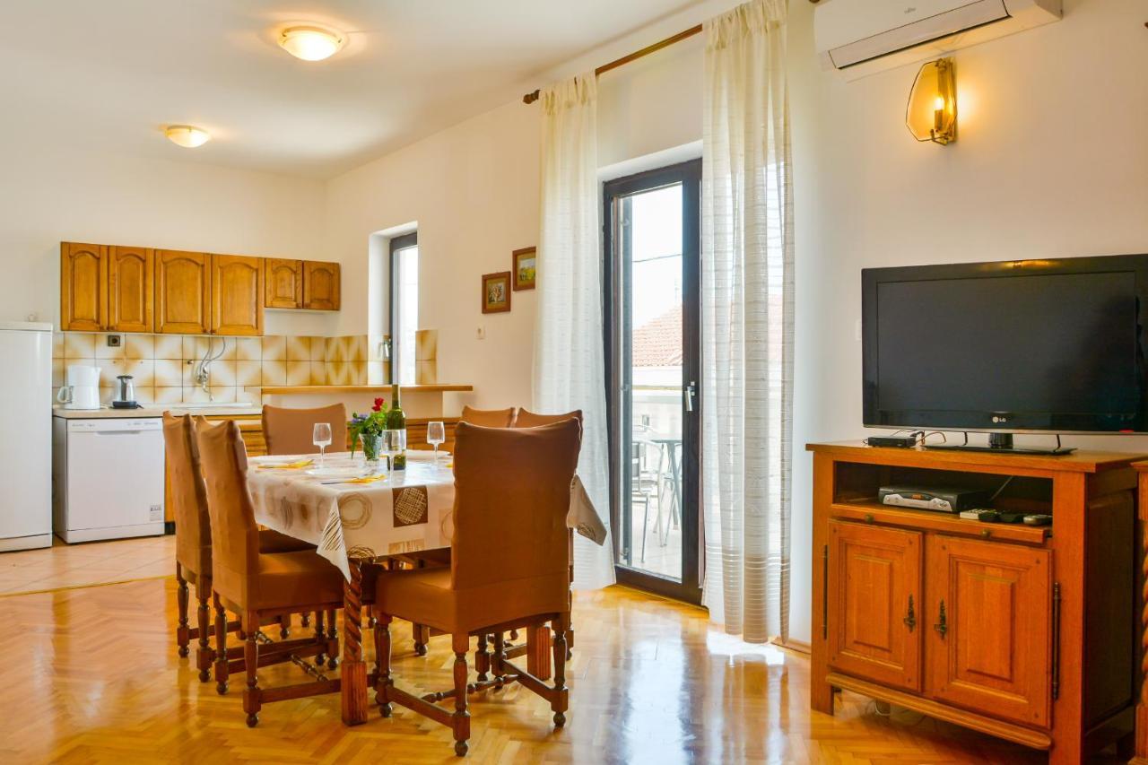 Apartman Gabrijela Senj  Buitenkant foto