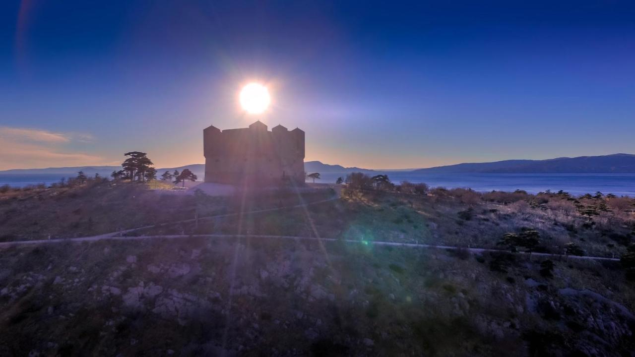 Apartman Gabrijela Senj  Buitenkant foto